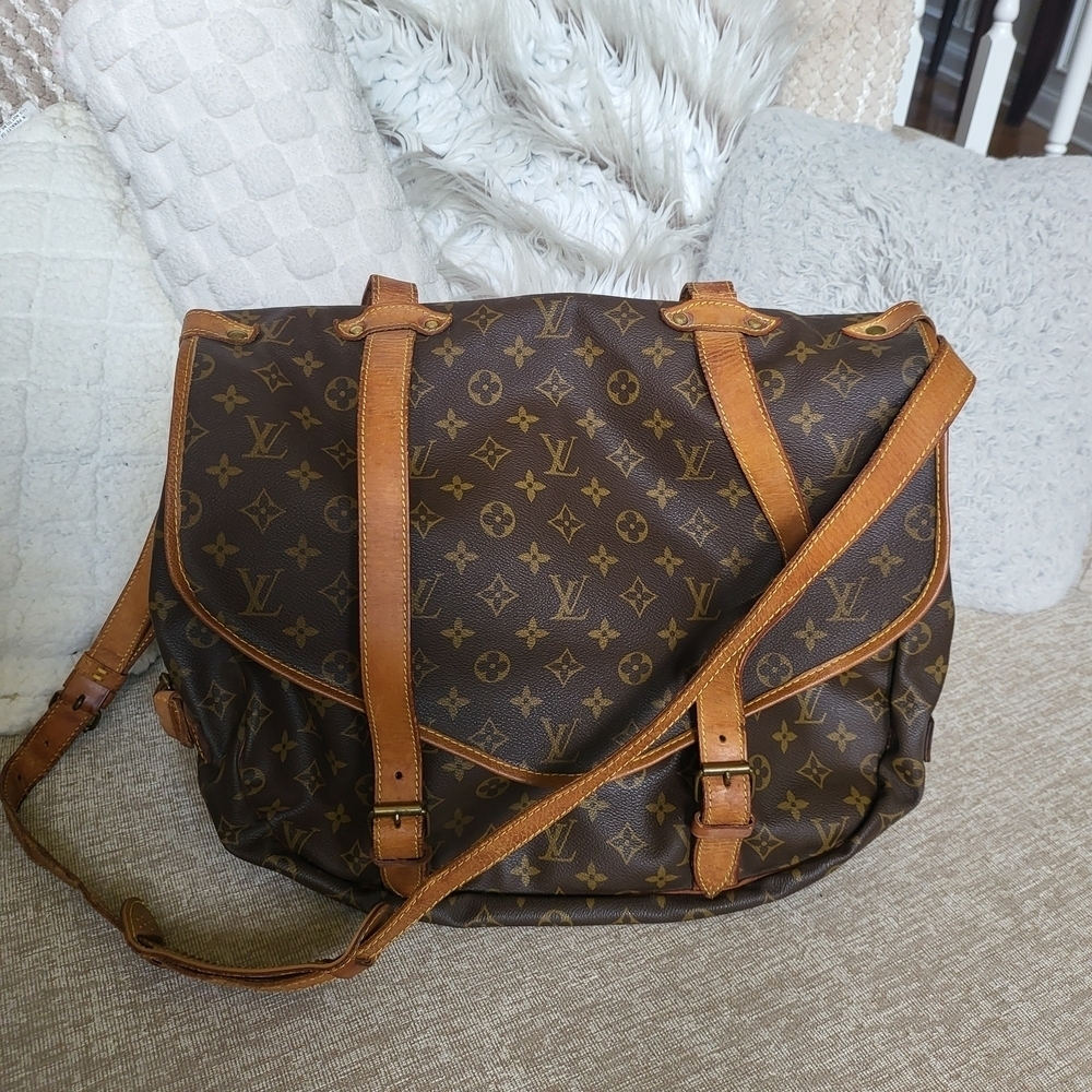 Louis Vuitton Monogram Saumur 43 Shoulder Bag..Authentic!! - Picture 4 of 16